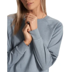 Vuori Long-Sleeve Halo Crew - Women's -Nike || Under Armour || Patagonia Sales 1483482 800 auto