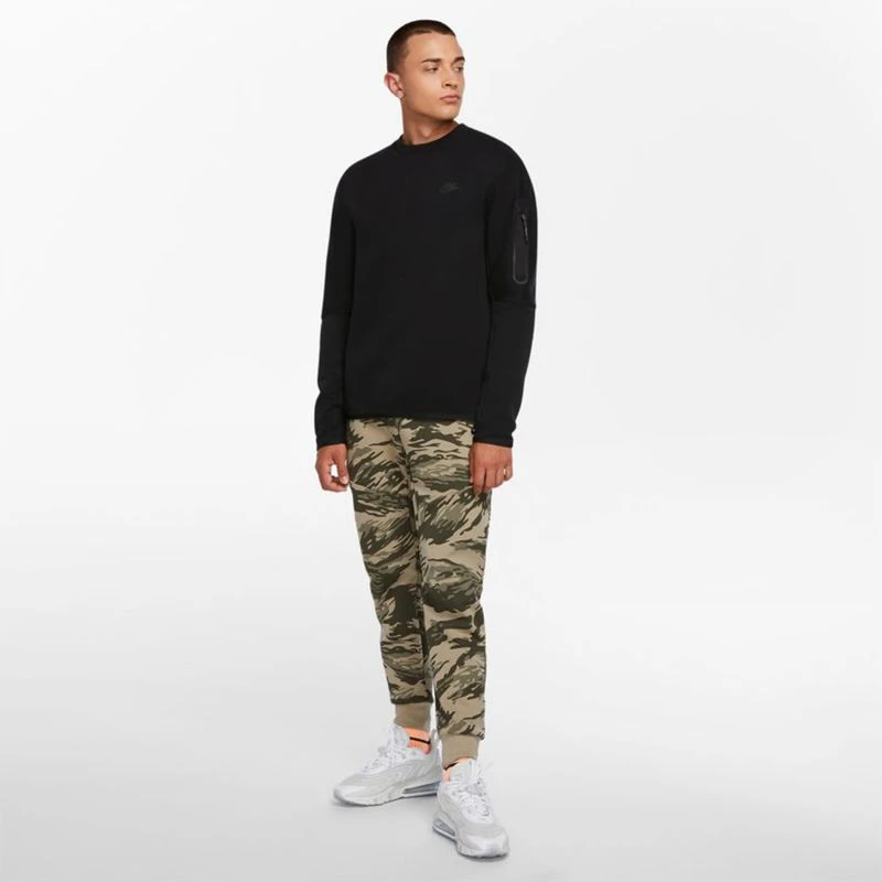 Nike Sportswear Tech Fleece Crew Sweatshirt - Men's 3 Nike Sportswear Tech Fleece Crew Sweatshirt - Men's - Image 3